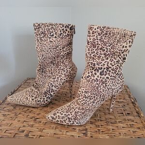 Journey Collection Women's Markie Stiletto Heel Leopard Boots Size 9 New